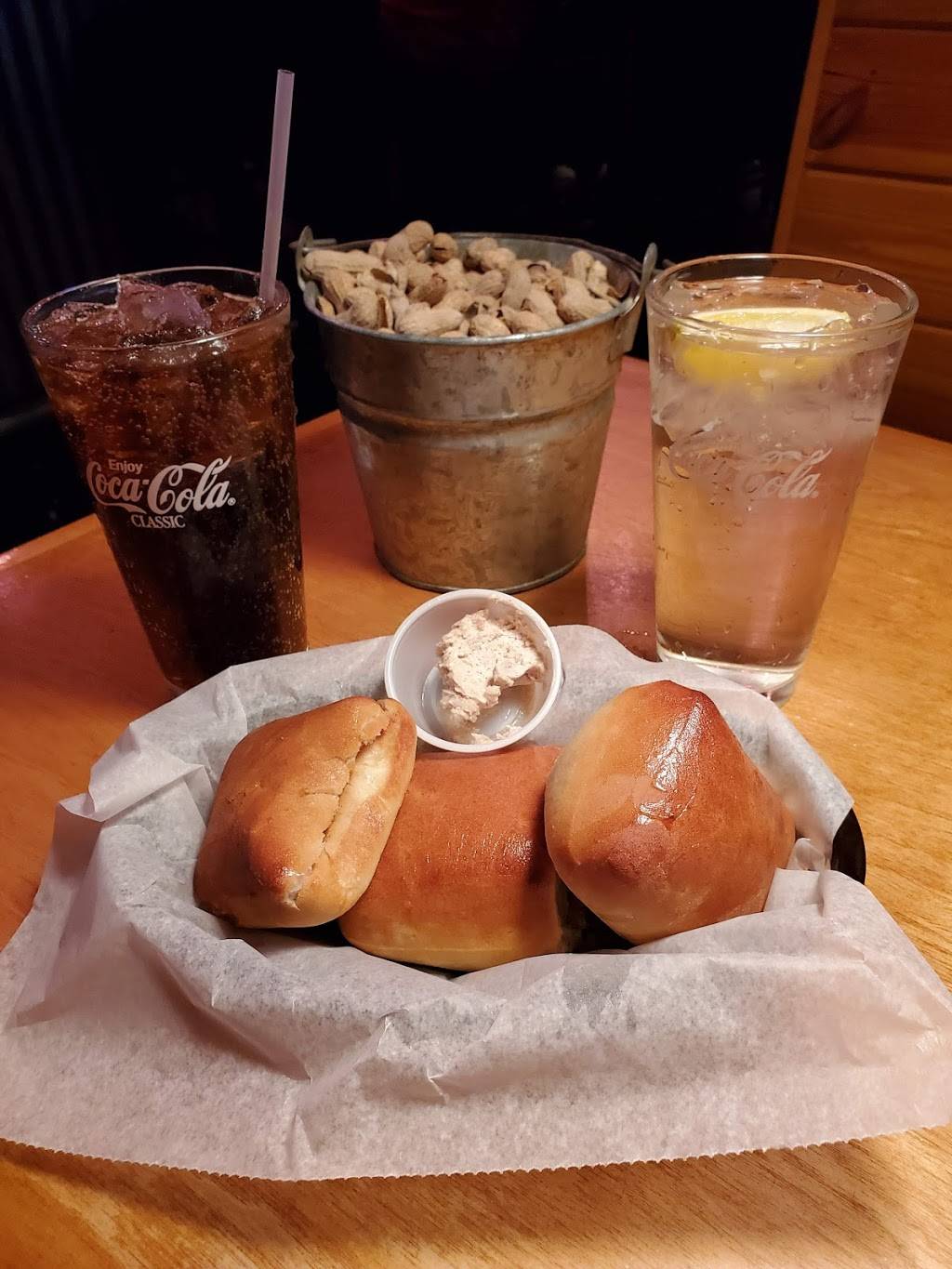 Texas Roadhouse | restaurant | 10729 Gateway Blvd W, El Paso, TX 79935, USA | 9155917427 OR +1 915-591-7427