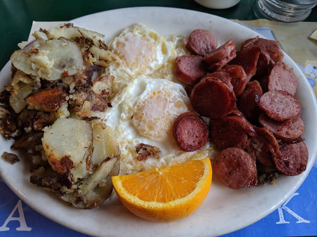 Gwennies Old Alaska Restaurant | restaurant | 4333 Spenard Rd, Anchorage, AK 99517, USA | 9072432090 OR +1 907-243-2090