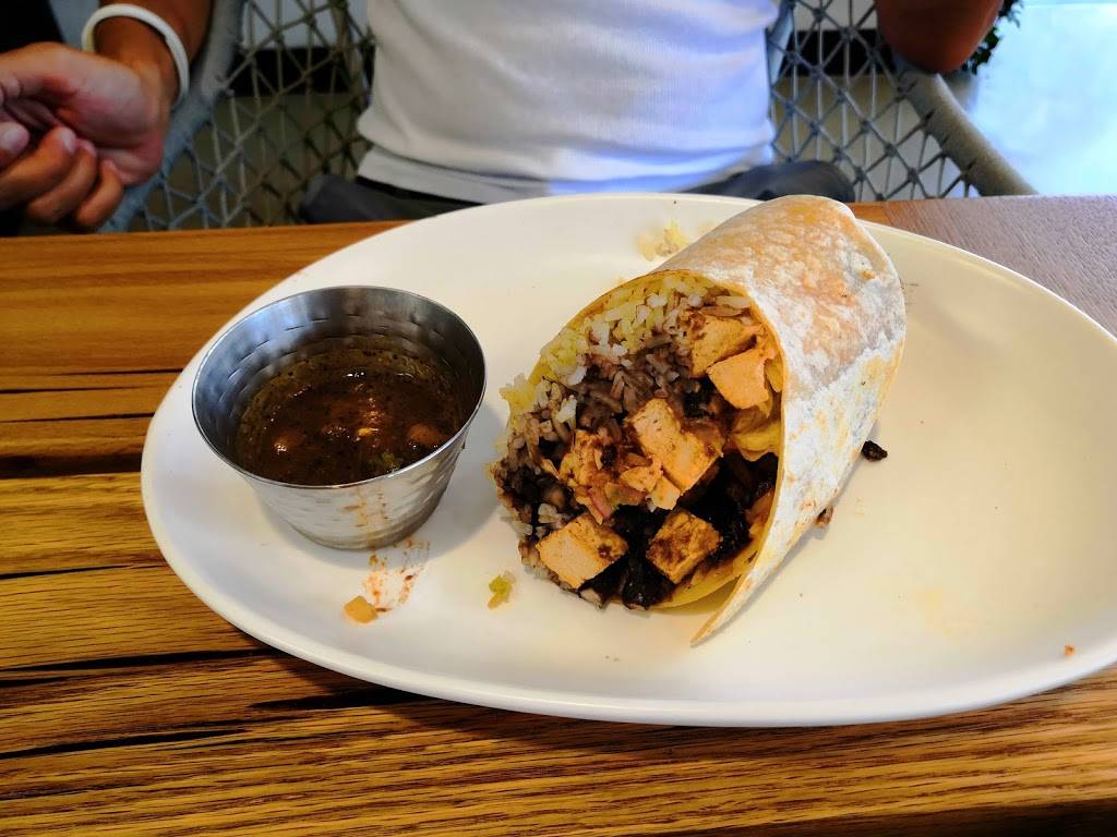 Tocaya Organica | restaurant | 4303 W Riverside Dr, Burbank, CA 91505, USA | 8186411921 OR +1 818-641-1921