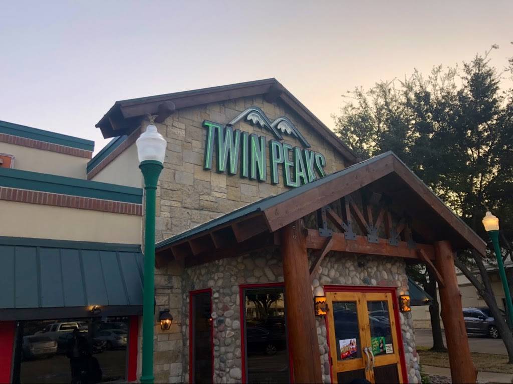 Twin Peaks | restaurant | 3475 Preston Rd, Frisco, TX 75034, USA | 9726684732 OR +1 972-668-4732