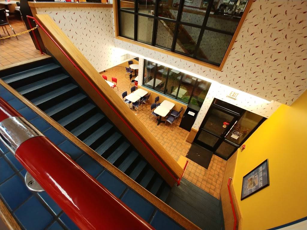 Burgerville | meal takeaway | 18350 Willamette Dr, West Linn, OR 97068, USA | 5036357339 OR +1 503-635-7339