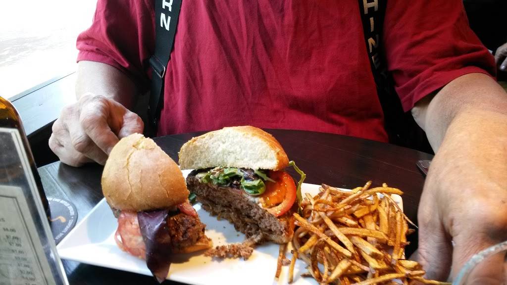 The Branch Bar & Public Room | restaurant | 202 Centralia College Blvd, Centralia, WA 98531, USA | 3606695127 OR +1 360-669-5127