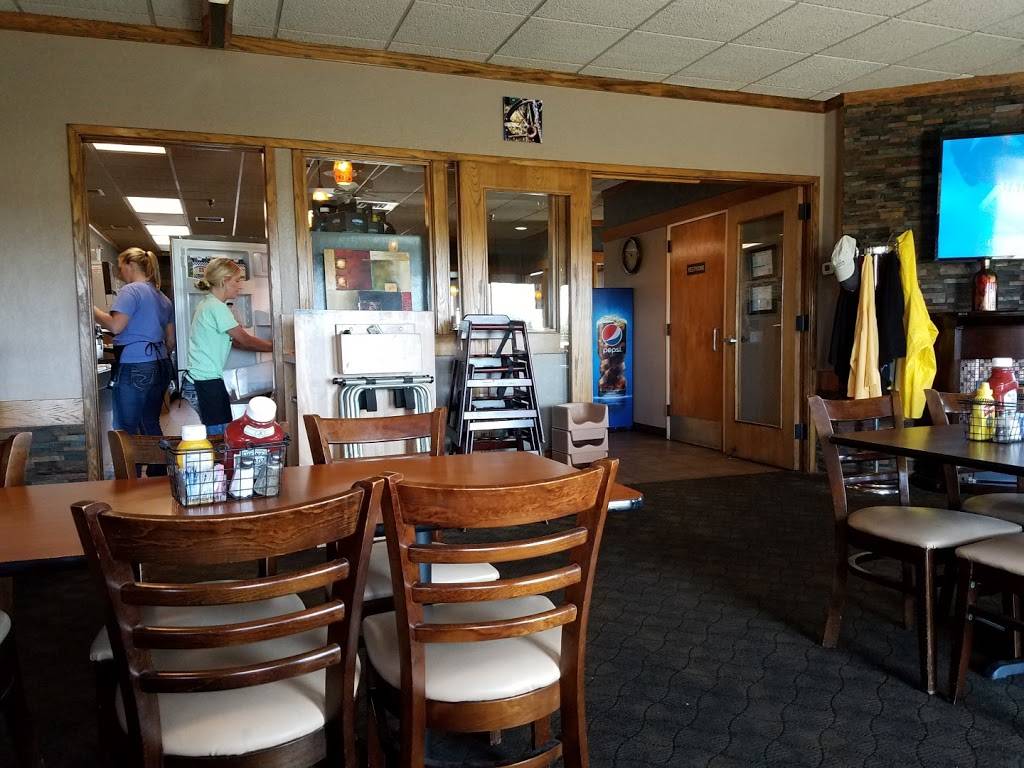 Chuckwagon Restaurant | restaurant | 113 5th St, Adair, IA 50002, USA | 6417423611 OR +1 641-742-3611