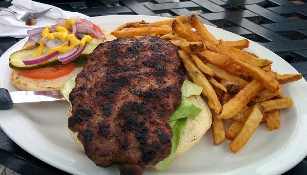 Occasions Restaurant And Pub | restaurant | 30 Eastwood Rd, Toronto, ON M4L 3B6, Canada | 4164693065 OR +1 416-469-3065