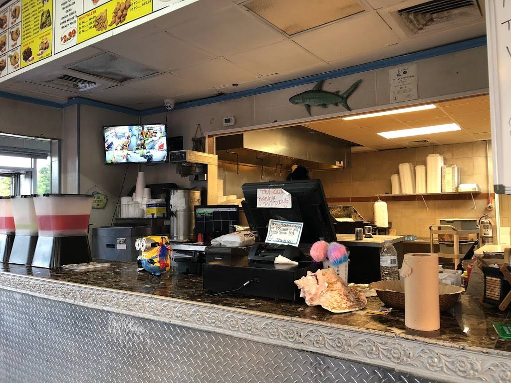 Hook Fish & Chicken | restaurant | 10400 Atlantic Blvd, Jacksonville, FL 32225, USA | 9049001563 OR +1 904-900-1563