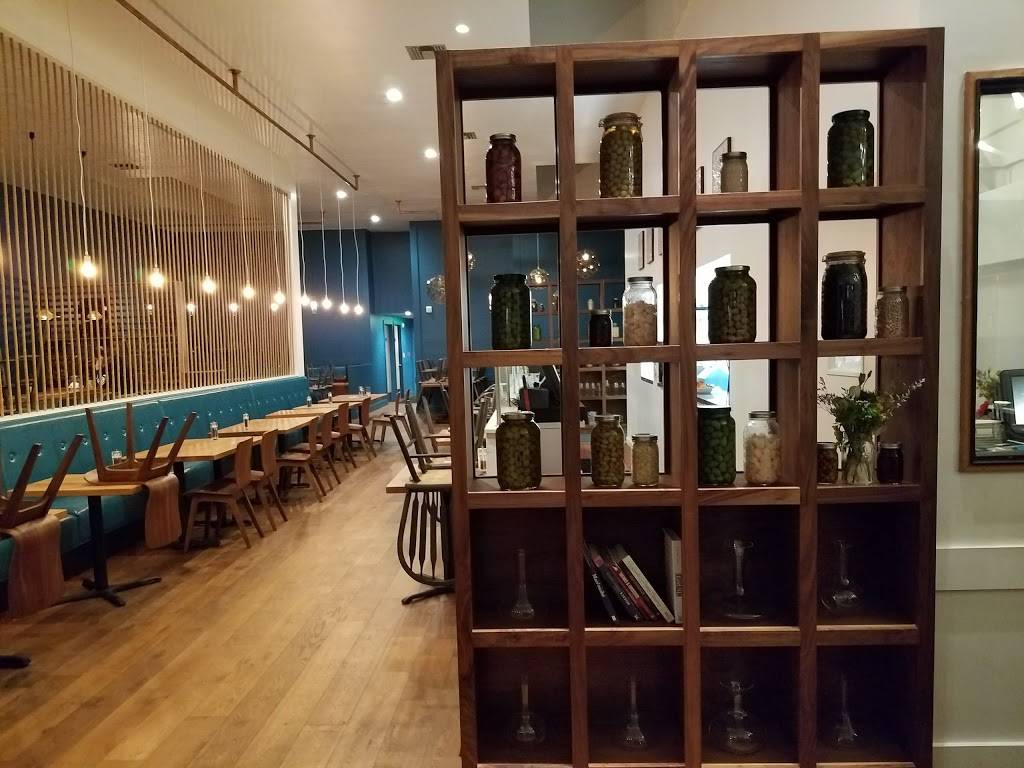 Zaytoon Mediterranean Restaurant & Bar | restaurant | 1133 Solano Ave, Albany, CA 94706, USA | 5108981316 OR +1 510-898-1316