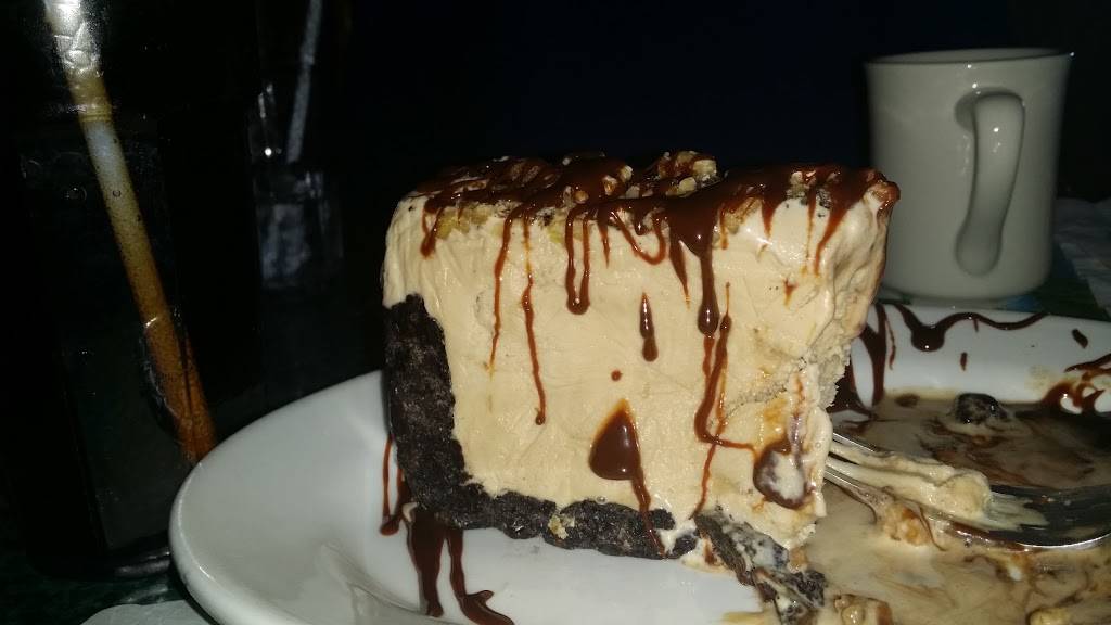 Vinnys Backyard Restaurant and Bar | restaurant | 1078 Hope St, Stamford, CT 06907, USA | 2034619003 OR +1 203-461-9003