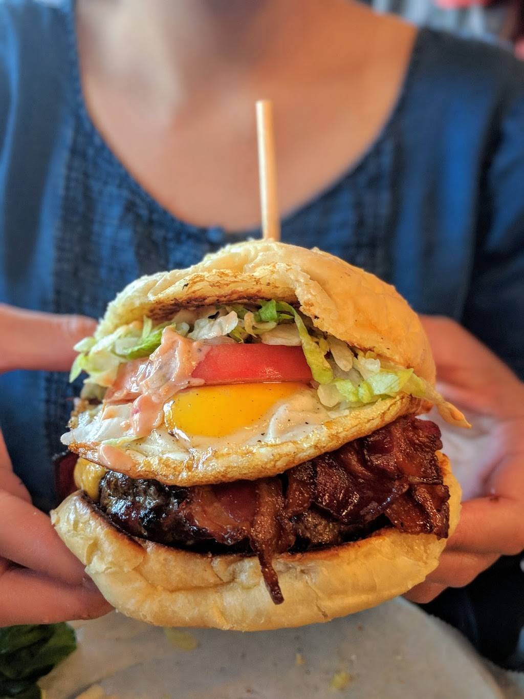 Melt Gourmet Cheeseburgers | restaurant | 525 E Market St Ste J, Leesburg, VA 20176, USA | 7034432105 OR +1 703-443-2105