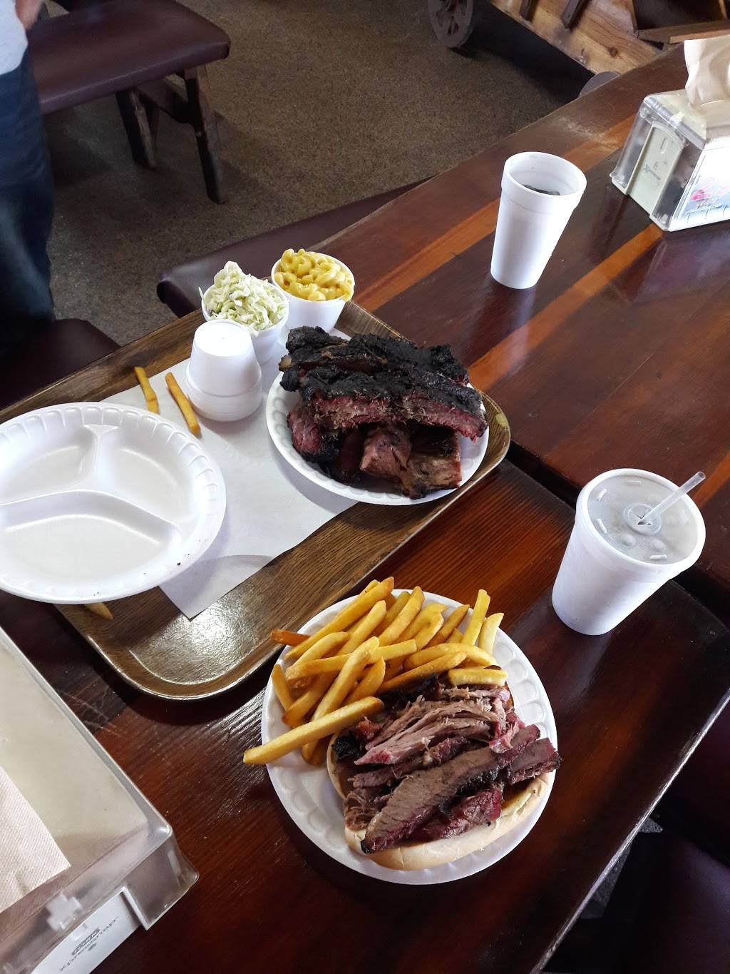 JRs Texas Bar-B-Que | restaurant | 180 Otto Cir, Sacramento, CA 95822, USA | 9164243520 OR +1 916-424-3520