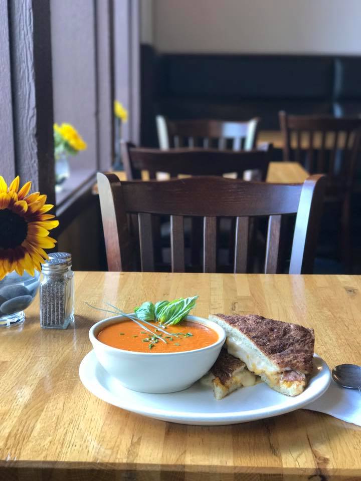 Moondollars Bistro in Twin Lakes | meal takeaway | 5416 W Village Blvd, Rathdrum, ID 83858, USA | 2086875396 OR +1 208-687-5396