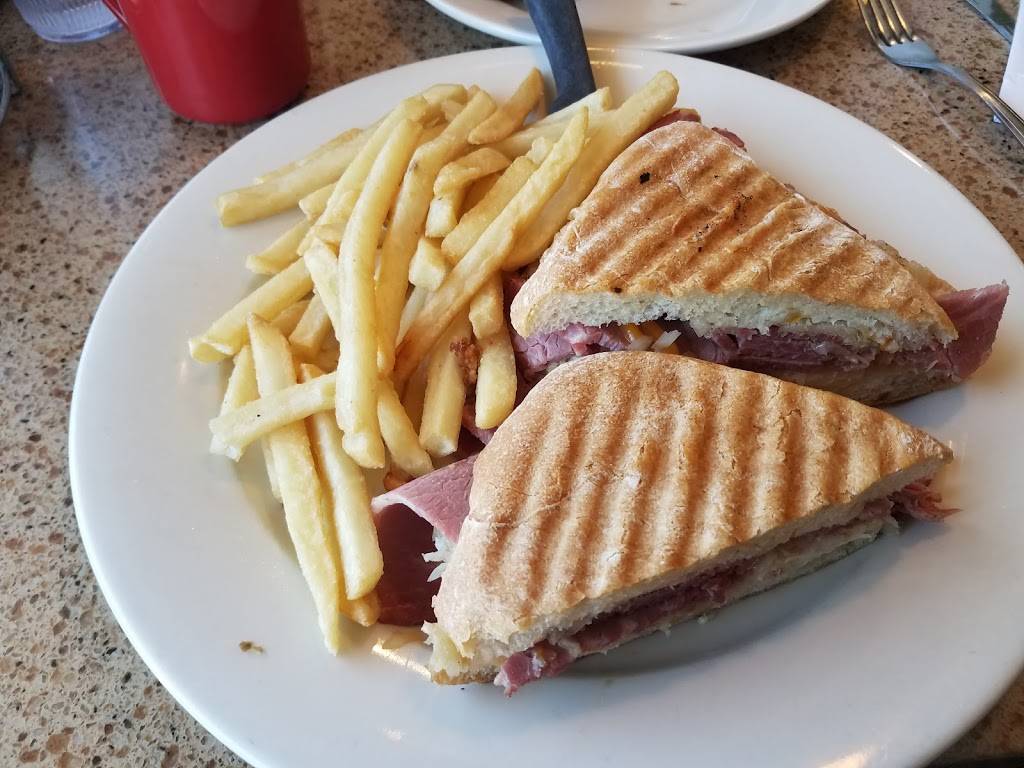 Plainview Diner | restaurant | 1094 Old Country Rd, Plainview, NY 11803, USA | 5168220766 OR +1 516-822-0766