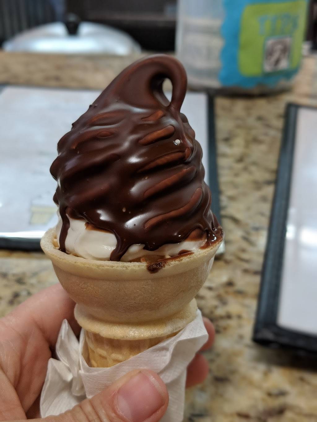 Christophers Corner | restaurant | 326 S 1st St, Pacific, MO 63069, USA | 6362577700 OR +1 636-257-7700