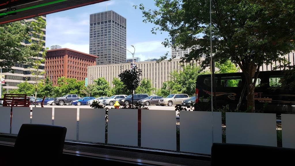 Imos Pizza | restaurant | 1 S Broadway, St. Louis, MO 63102, USA | 3146418899 OR +1 314-641-8899