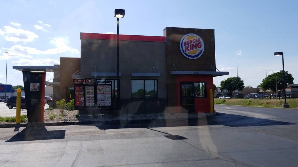 Burger King | restaurant | 2651 S Veterans Pkwy, Springfield, IL 62704, USA | 2177938777 OR +1 217-793-8777