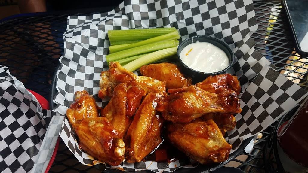 Rookies Sports Bar and Grill | restaurant | 701 Main St, East Aurora, NY 14052, USA | 7167149173 OR +1 716-714-9173