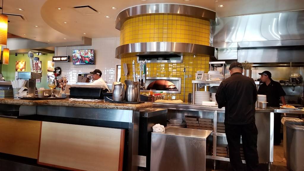 California Pizza Kitchen at Ventura | restaurant | 3301 E Main St #1150, Ventura, CA 93003, USA | 8056395060 OR +1 805-639-5060