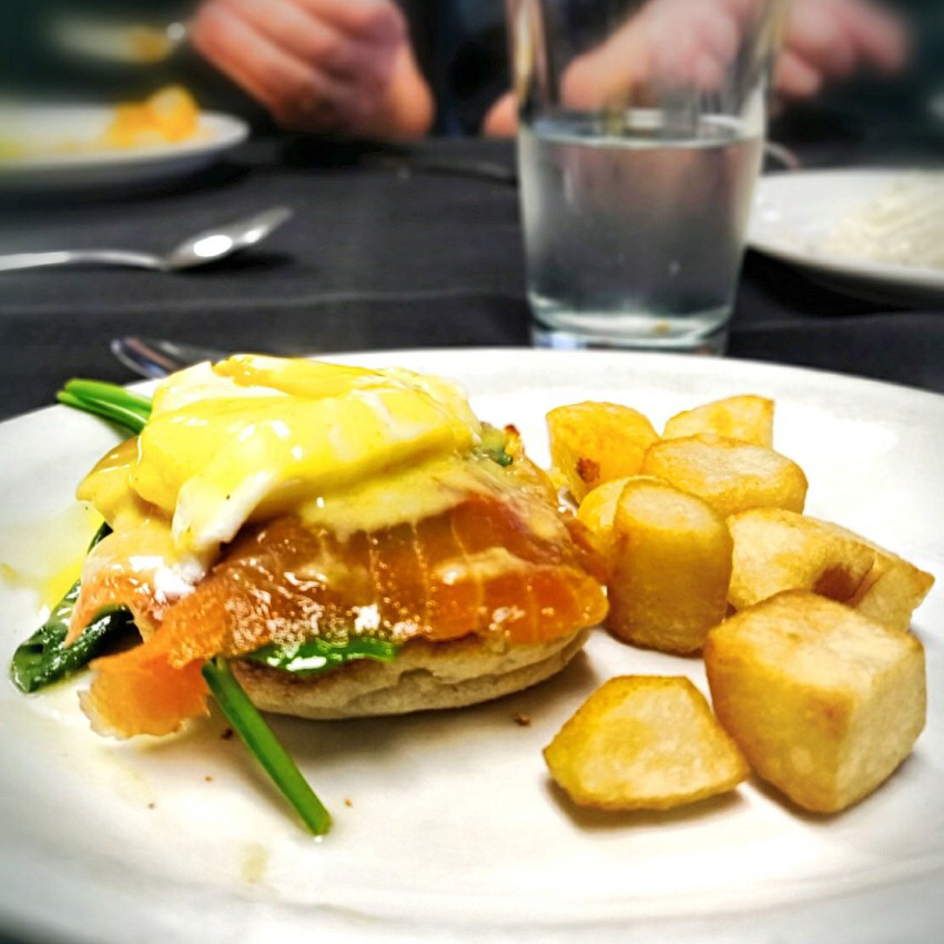 Two Gals & A Diner | restaurant | 30 Queensland Rd, Stratford, ON N4Z 1H4, Canada | 5195086404 OR +1 519-508-6404