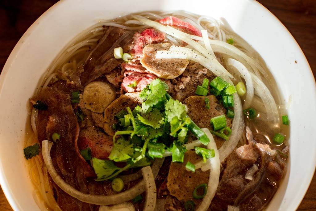 PHO HOUSE | restaurant | 23370 Eureka Rd, Taylor, MI 48180, USA | 7342588044 OR +1 734-258-8044