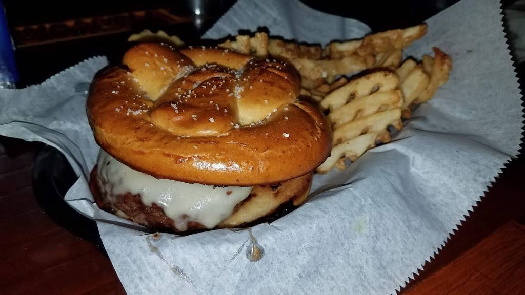 The Gin Mill | restaurant | 4901 US-1, Fort Pierce, FL 34982, USA | 7724094821 OR +1 772-409-4821