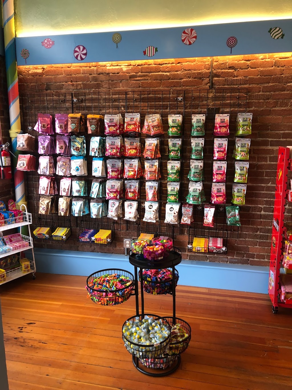 Hubbalicious Sweet Shoppe | restaurant | 110 E Branch St, Arroyo Grande, CA 93420, USA | 8057108881 OR +1 805-710-8881