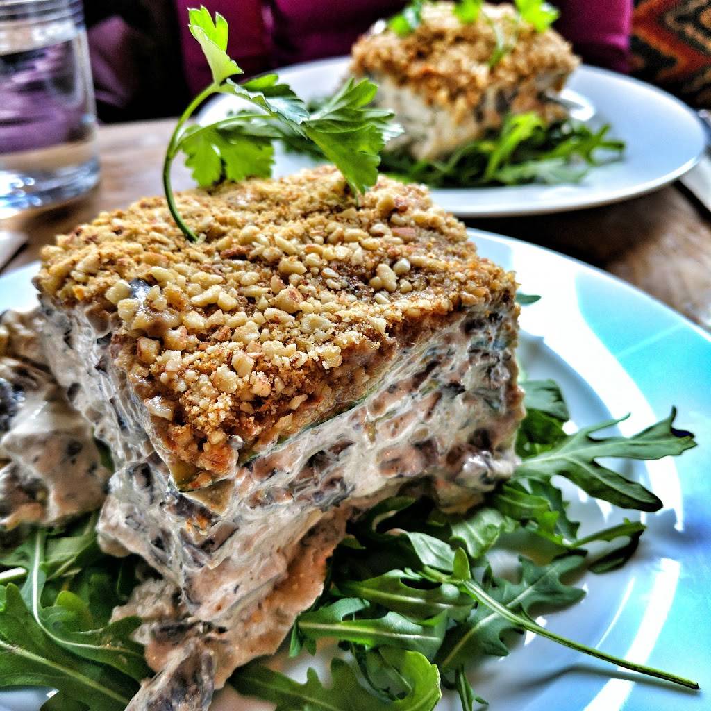 Raw Aura Organic Cuisine | restaurant | 94 Lakeshore Rd E, Mississauga, ON L5G 1E3, Canada | 9058912872 OR +1 905-891-2872