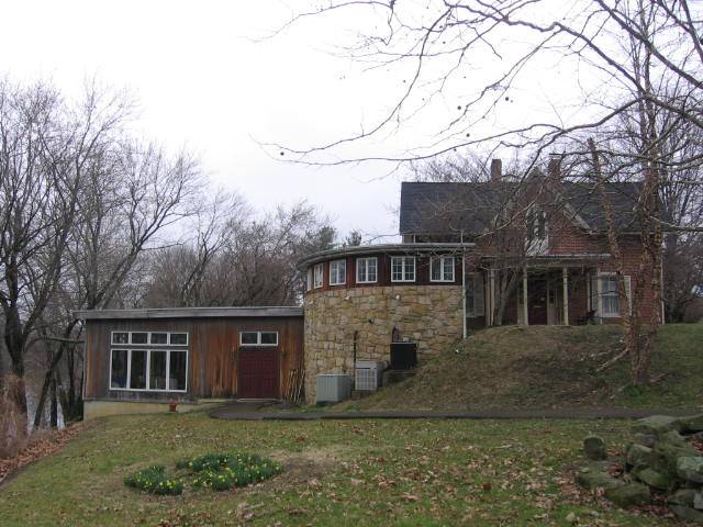 Corporate Office Tudors Biscuit World | restaurant | 209 1st Ave S, Nitro, WV 25143, USA | 3047223511 OR +1 304-722-3511