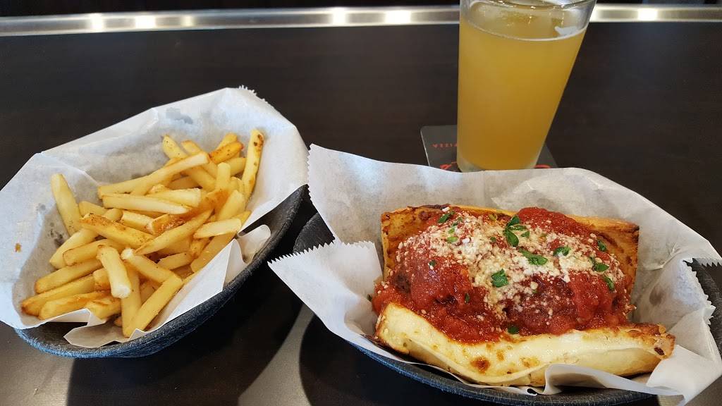 Nancys Pizza - Litchfield | restaurant | 13 Thunderbird Cir, Litchfield, IL 62056, USA | 2173240707 OR +1 217-324-0707