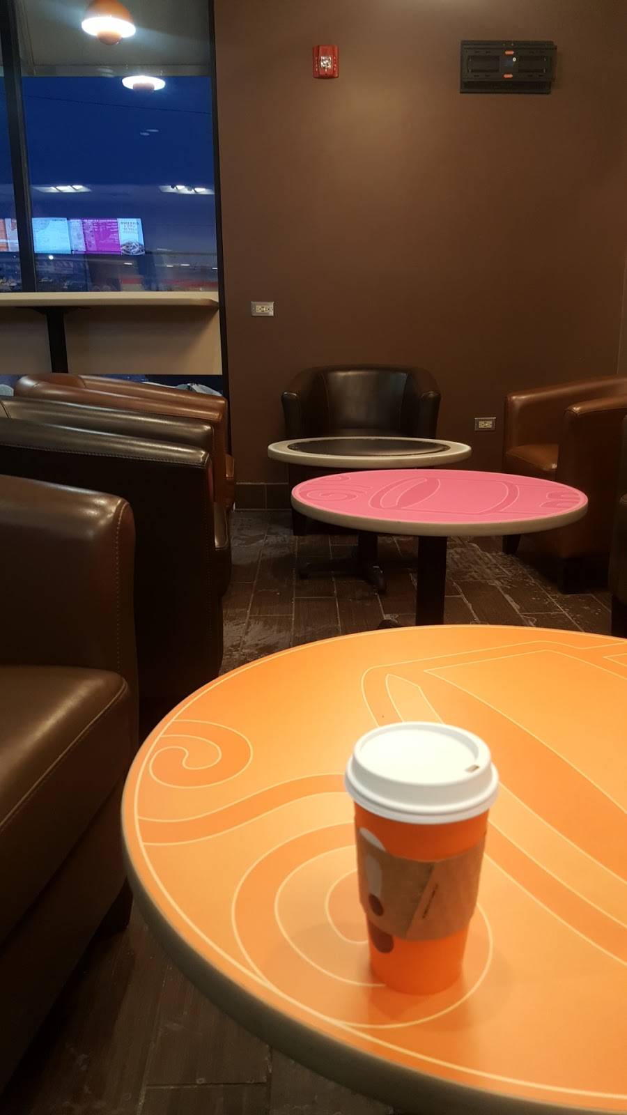 Dunkin Donuts | cafe | 2775 Dundee Rd, Northbrook, IL 60062, USA | 2242618913 OR +1 224-261-8913