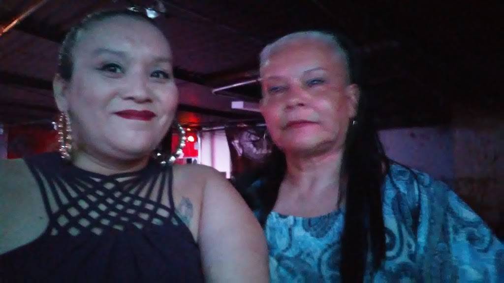 A & A Drive In | restaurant | 4103 W Commerce St, San Antonio, TX 78207, USA | 2103307440 OR +1 210-330-7440