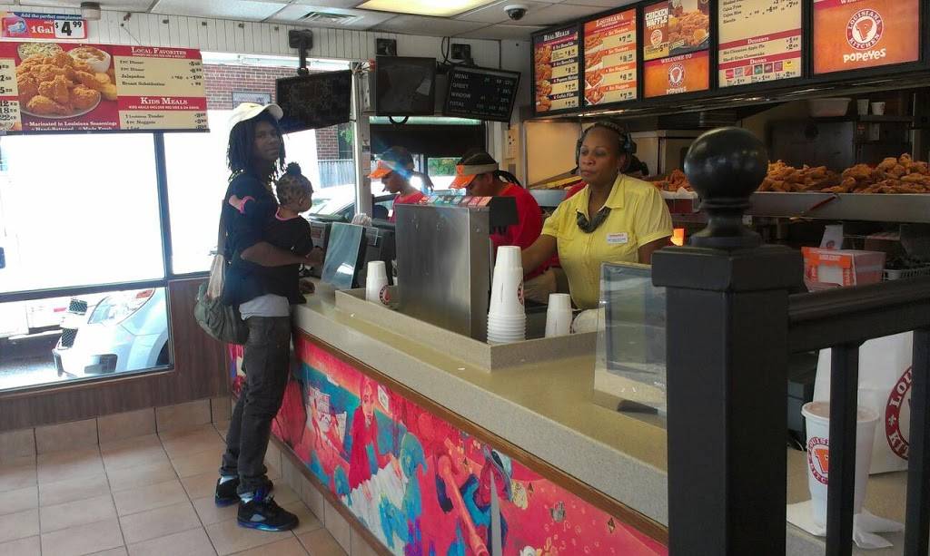 Popeyes Louisiana Kitchen | restaurant | 601 Malcolm X Ave SE, Washington, DC 20032, USA | 2024506488 OR +1 202-450-6488