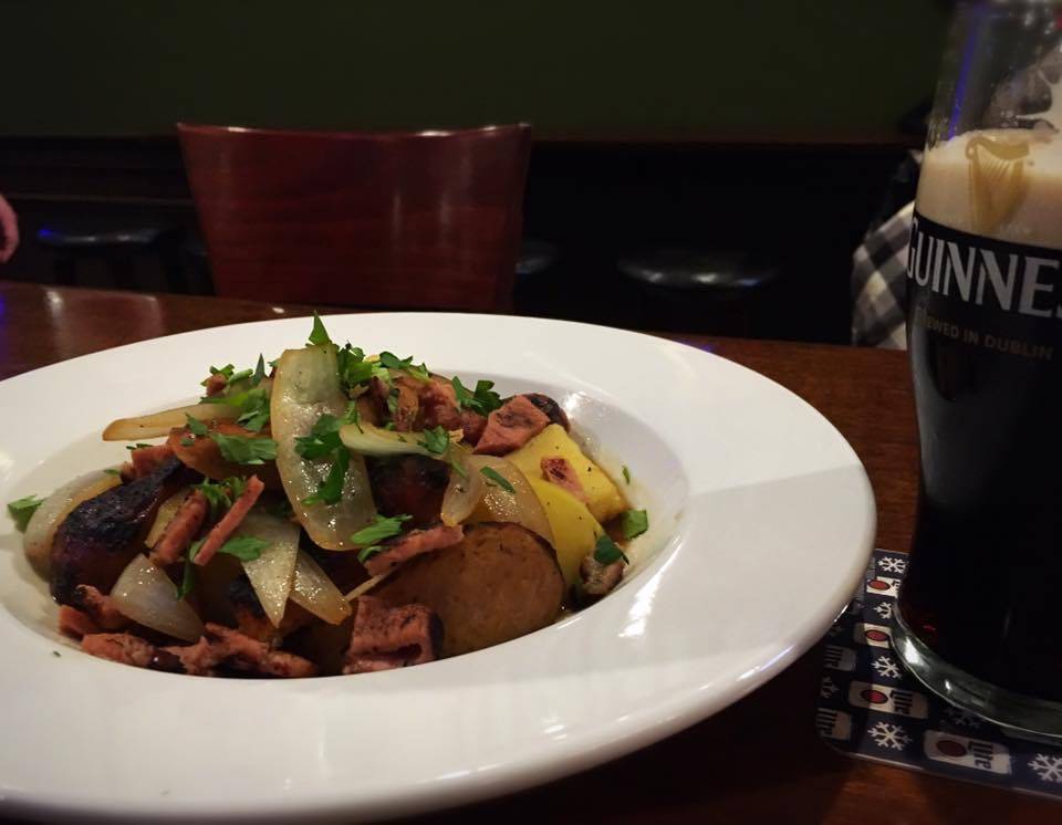 The Cottage Bar & Restaurant | restaurant | 26 Union St, Weymouth, MA 02190, USA | 7818122083 OR +1 781-812-2083