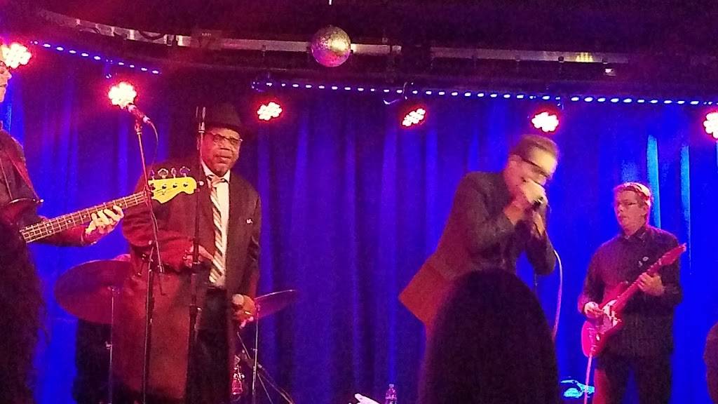 Hey Nonny Live Music + Local Kitchen | restaurant | 10 S Vail Ave, Arlington Heights, IL 60005, USA | 2242020750 OR +1 224-202-0750