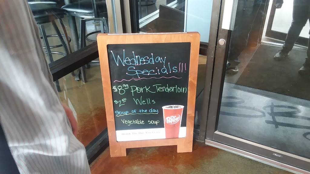 BBs Grill and Bar Olathe | restaurant | 1100 W Santa Fe St, Olathe, KS 66061, USA | 9138393067 OR +1 913-839-3067