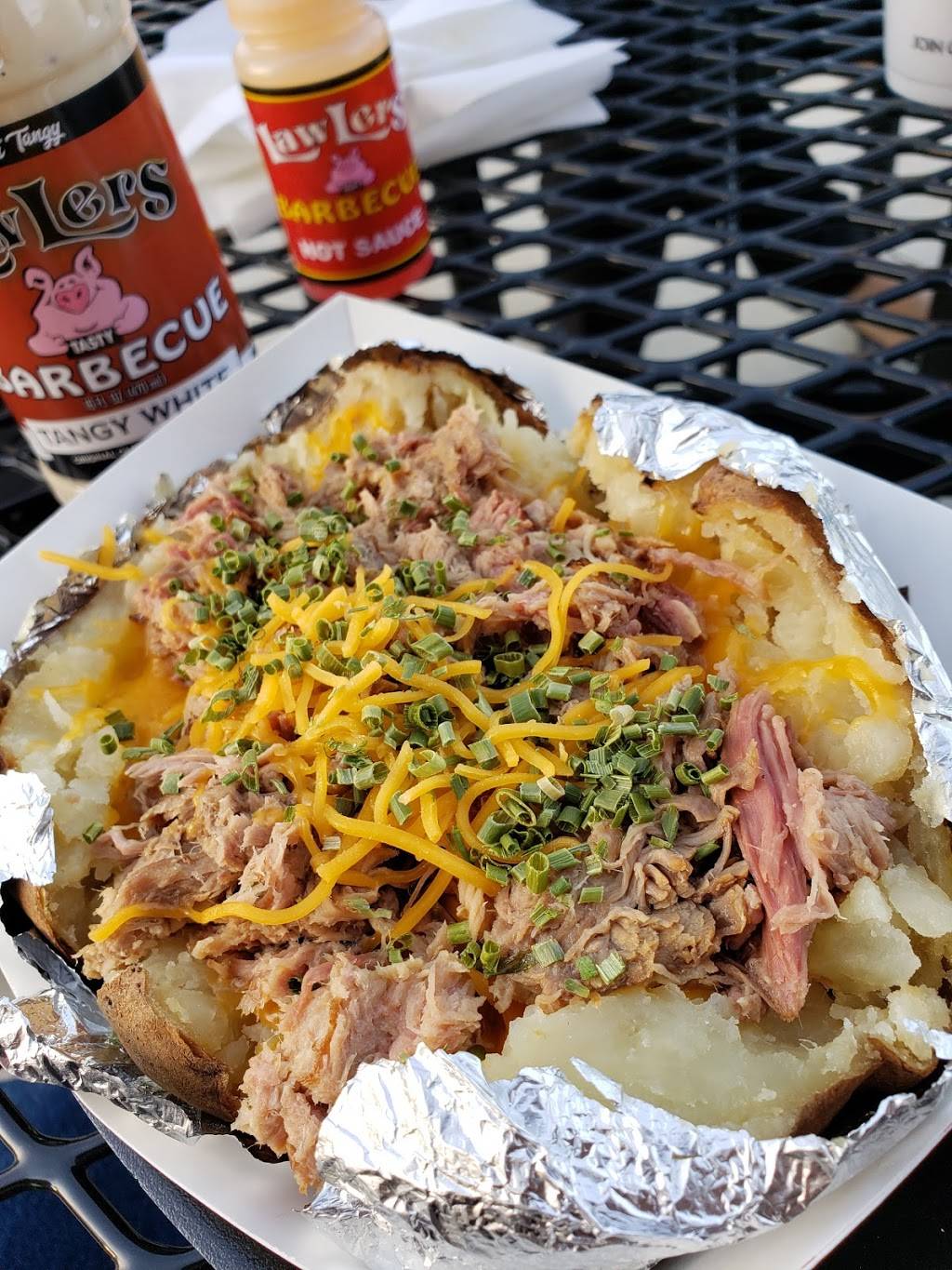 LawLers Barbecue | restaurant | 725 Beltline Rd SW, Decatur, AL 35601, USA | 2568221006 OR +1 256-822-1006