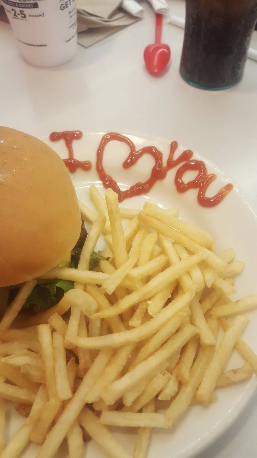 Steak n Shake | restaurant | 1036 Mineral Wells Ave, Paris, TN 38242, USA | 7314077341 OR +1 731-407-7341