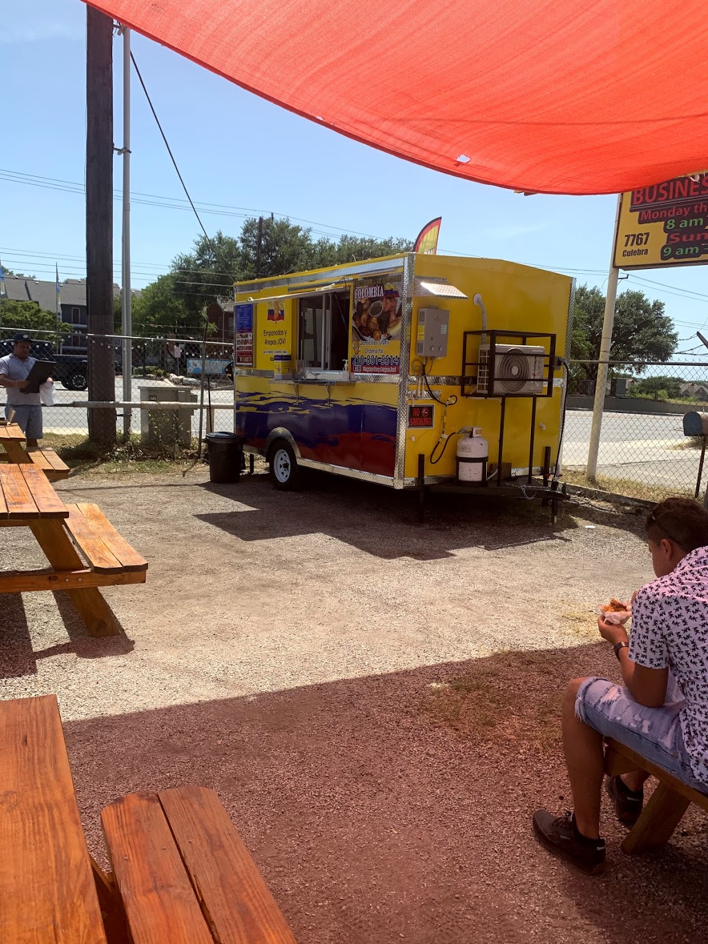 Empanadas y Arepas JOVI | restaurant | 7767 Culebra Rd, San Antonio, TX 78251, USA | 2108015514 OR +1 210-801-5514