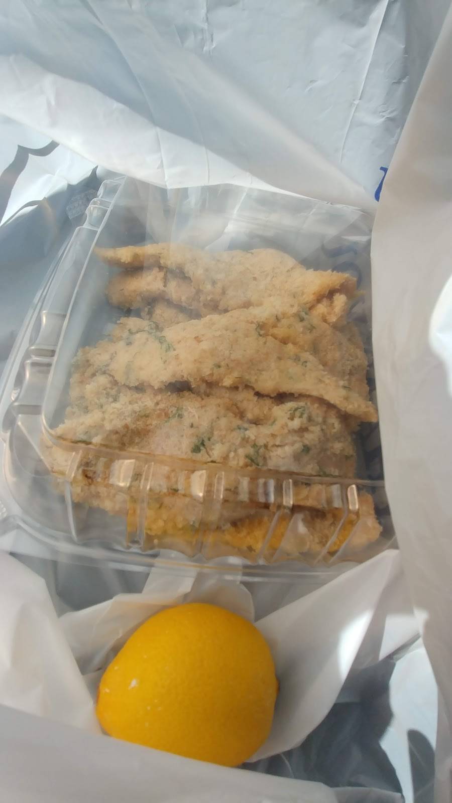 Chestnut Street Seafood | restaurant | 427 Chestnut St, Emmaus, PA 18049, USA | 6109654104 OR +1 610-965-4104