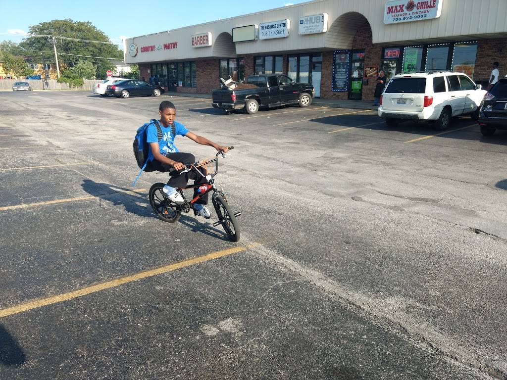 Max Grille Seafood & Chicken | restaurant | 4007 175th St, Country Club Hills, IL 60478, USA | 7089229002 OR +1 708-922-9002