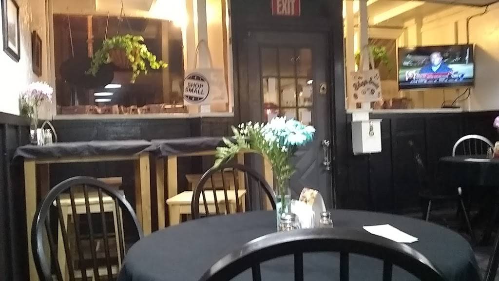 Rocko`s Pizzeria | restaurant | 122 E 1st St, Oil City, PA 16301, USA | 8146760806 OR +1 814-676-0806