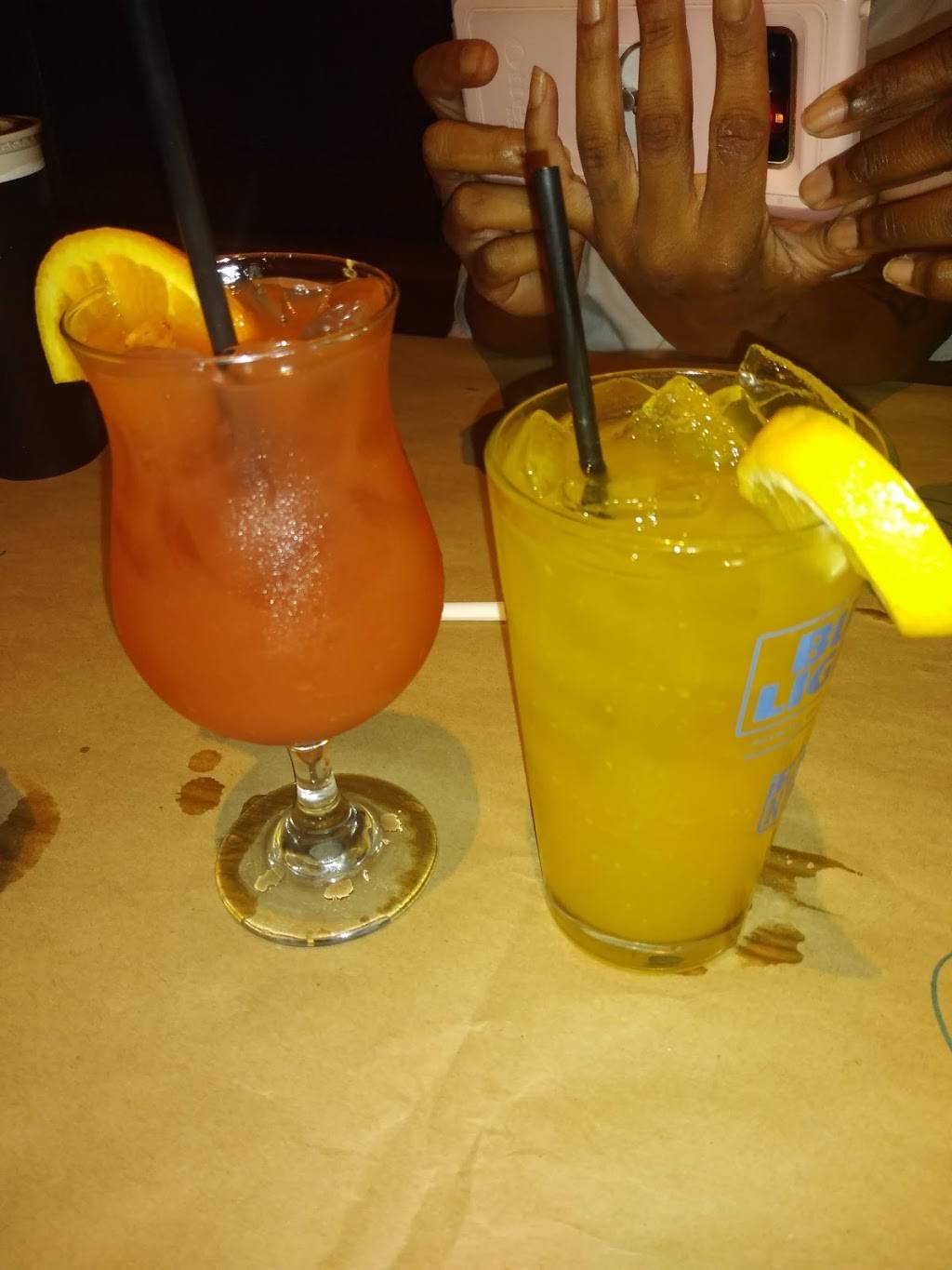 Mr. & Mrs. Crab | restaurant | 2042 Badlands Dr, Brandon, FL 33511, USA | 8136548999 OR +1 813-654-8999