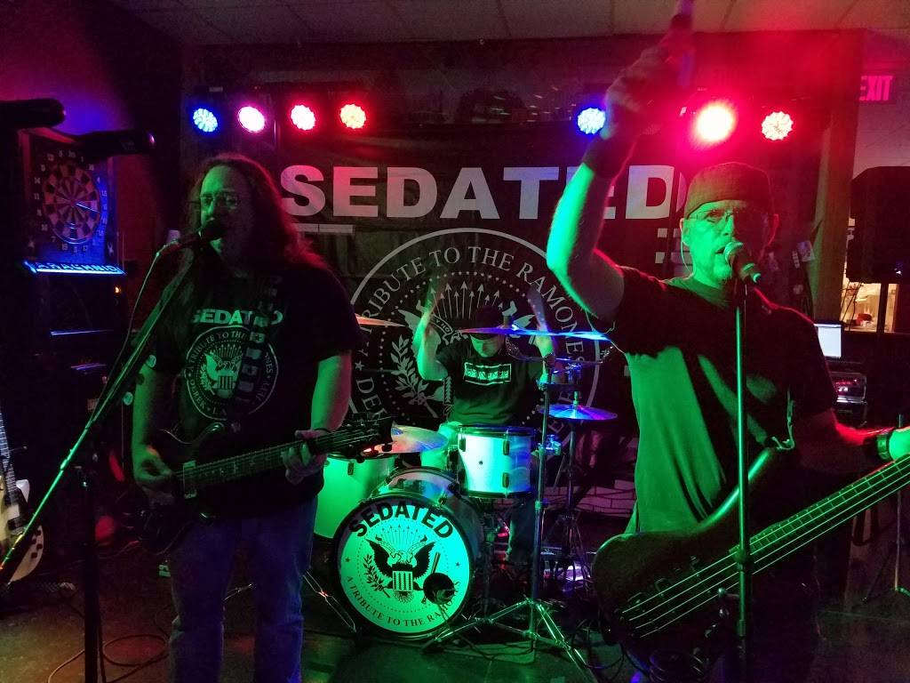 Screwballs Sports Pub | restaurant | 216 N Main St, Oshkosh, WI 54901, USA | 9206511515 OR +1 920-651-1515