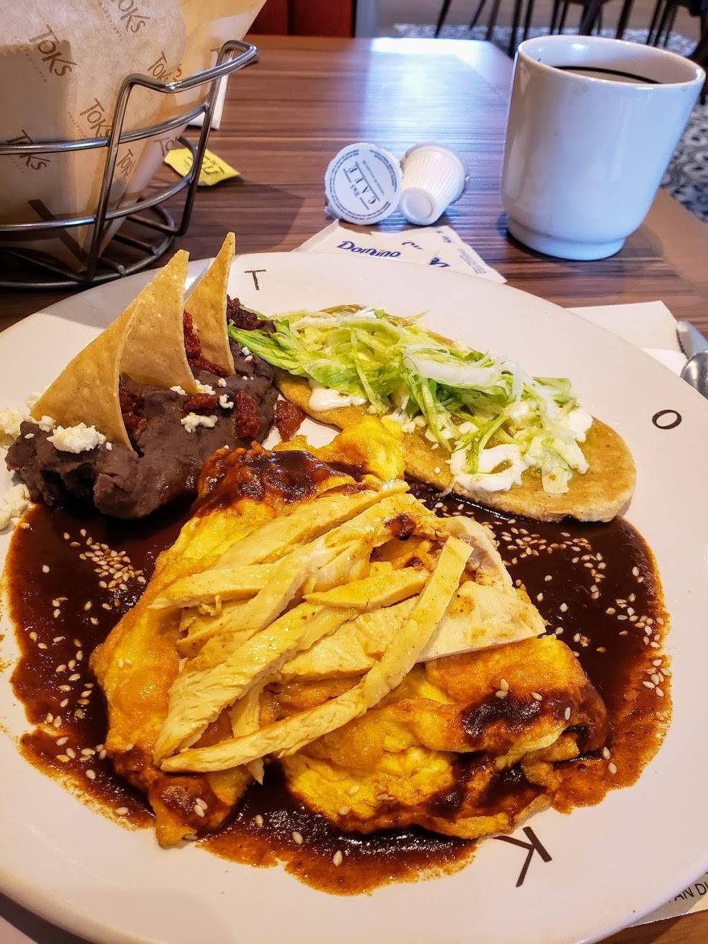 Toks Otay | restaurant | AV. General. Lázaro Cárdenas Nº 2171, La Pechuga, Constituyentes, 22457 Tijuana, B.C., Mexico | 016642107476 OR +52 664 210 7476