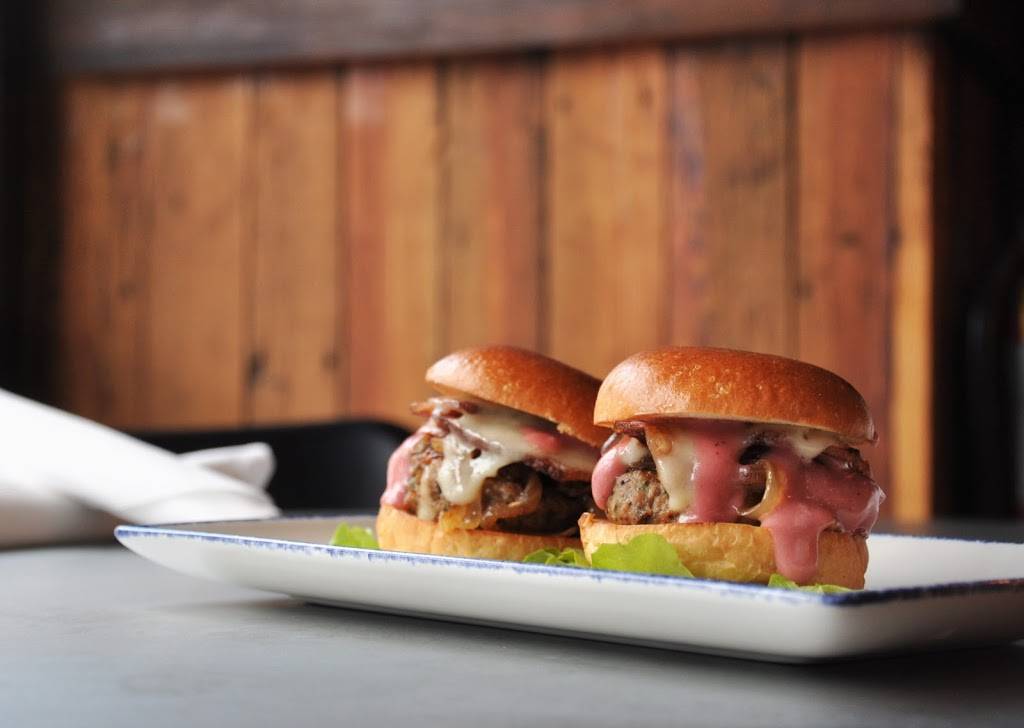 Elm Street Taproom | restaurant | 256 Elm St, Somerville, MA 02144, USA | 6177644965 OR +1 617-764-4965