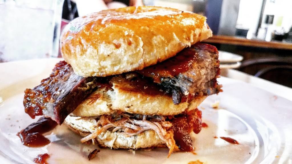 Jim N Nicks Bar-B-Q | restaurant | 220 Oxmoor Rd, Birmingham, AL 35209, USA | 2059423336 OR +1 205-942-3336