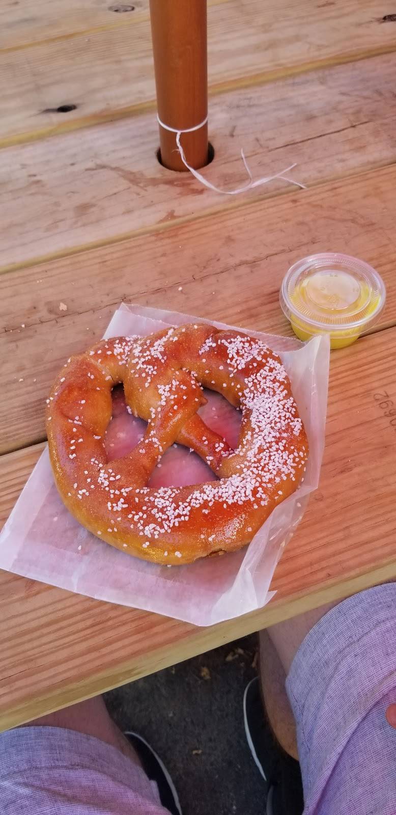 Twirly Top | restaurant | 1 Pine Grove Rd, Gardners, PA 17324, USA | 7174863424 OR +1 717-486-3424