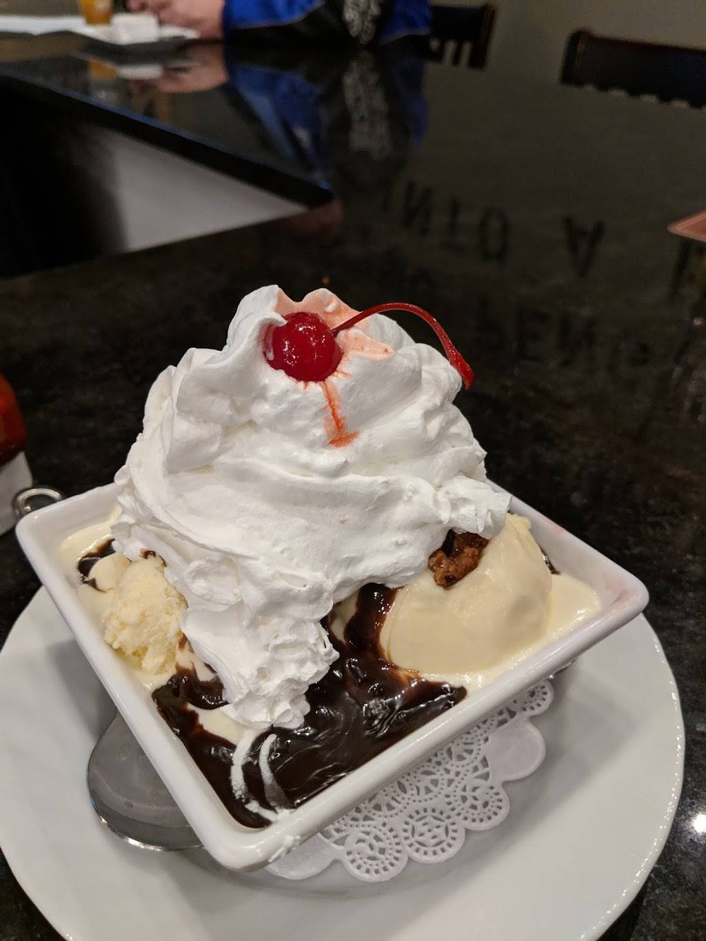 2 Penguins Tap and Grill | restaurant | 13065 E Briarwood Ave, Centennial, CO 80112, USA | 3037920310 OR +1 303-792-0310