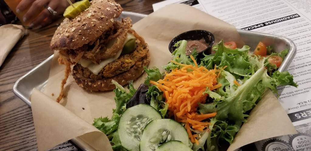 Broderick Roadhouse | restaurant | 185 Placerville Rd, Folsom, CA 95630, USA | 9169869785 OR +1 916-986-9785