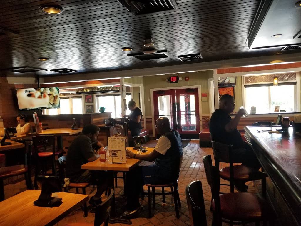 Chilis Grill & Bar | restaurant | 300 N University Dr, Pembroke Pines, FL 33024, USA | 9544319446 OR +1 954-431-9446