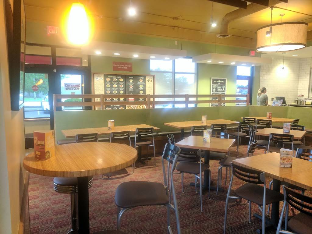 Noodles and Company | restaurant | 3871 Rivertown Pkwy, Grandville, MI 49418, USA | 6168712111 OR +1 616-871-2111