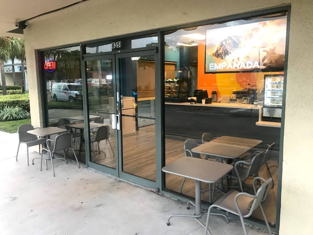 Gonzos Empanadas | restaurant | 8351 Pines Blvd, Pembroke Pines, FL 33024, USA | 9542511222 OR +1 954-251-1222